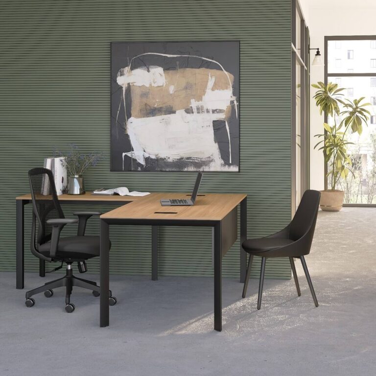 DIAMOND MANAGERIAL DESK